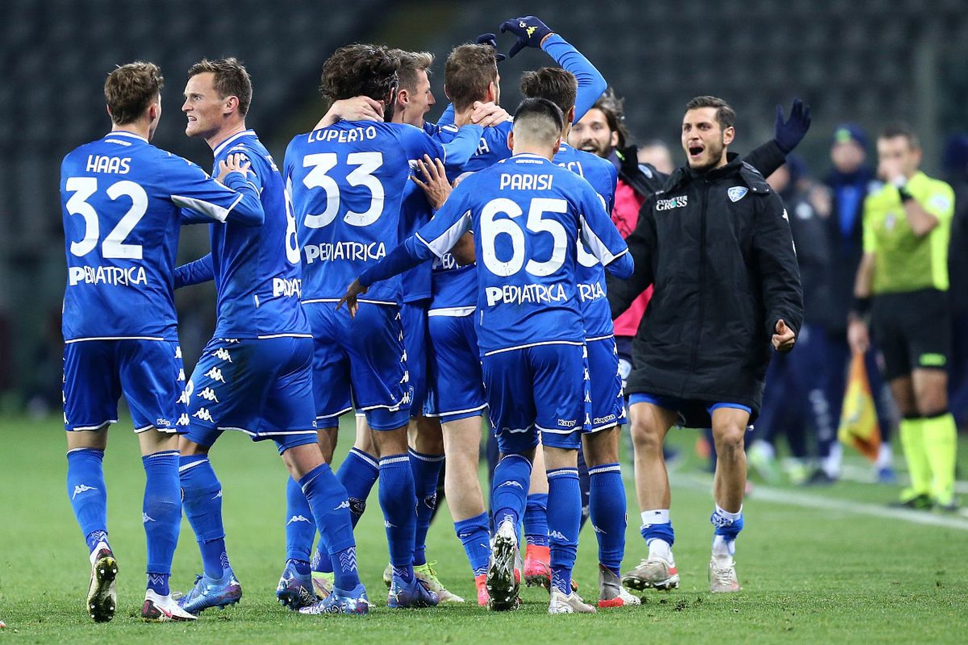 0岁左右的 0岁左右的