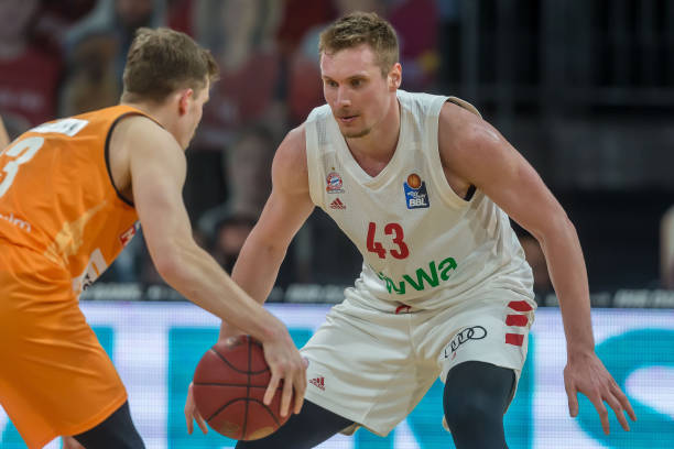 中掌握主动 中掌握主动